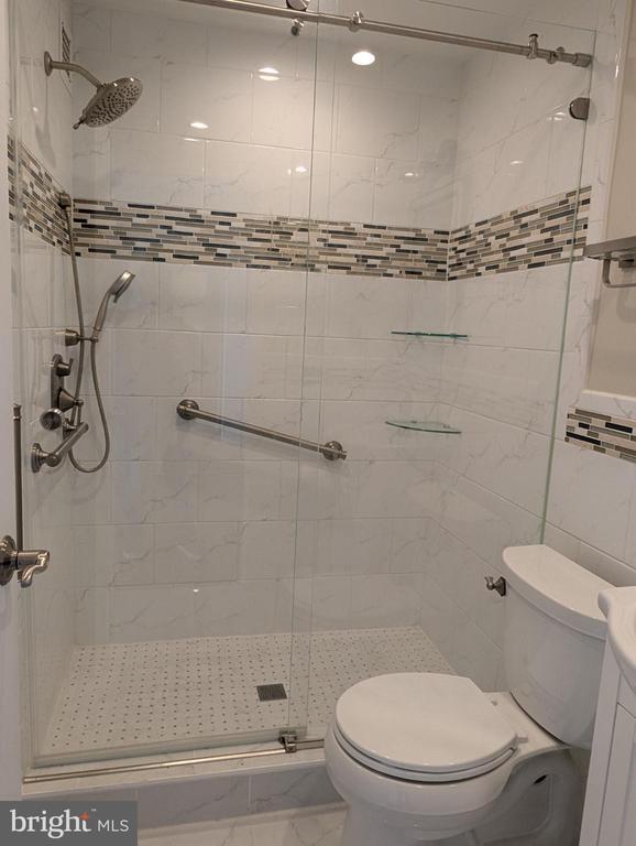 Building Photo - 6641 Wakefield Dr