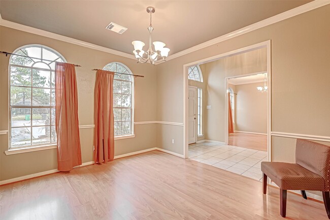 Building Photo - 5815 Henniker Dr