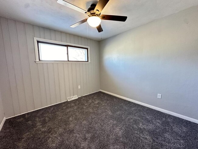 Building Photo - 1368 Spruce Ave