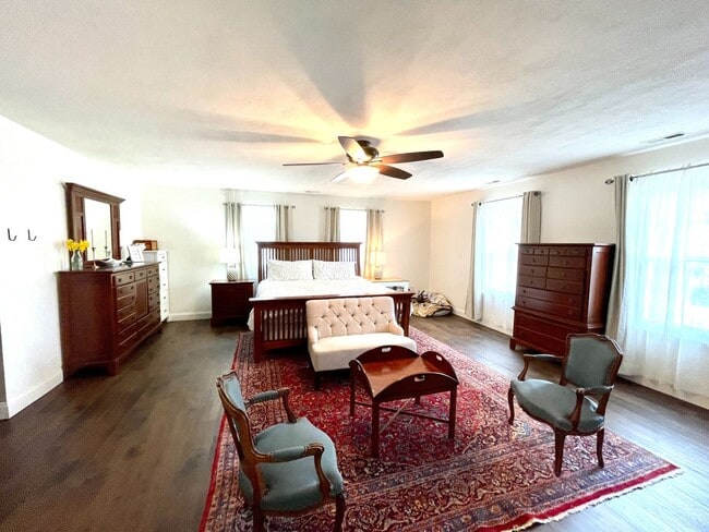 Building Photo - Spacious 6 bedroom home in Virginia Beach