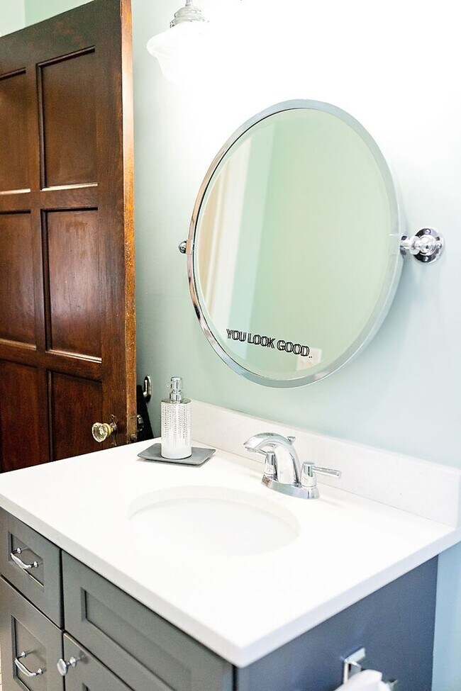 Building Photo - Bull St Bungalow