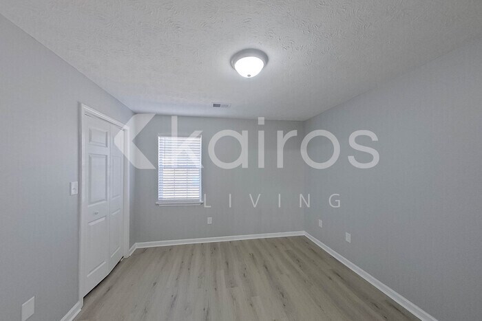 Building Photo - 180 Deer Pkwy