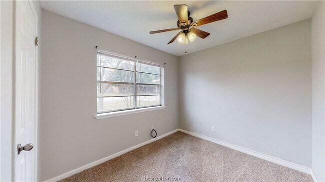 Building Photo - 1107 Braeswood Dr