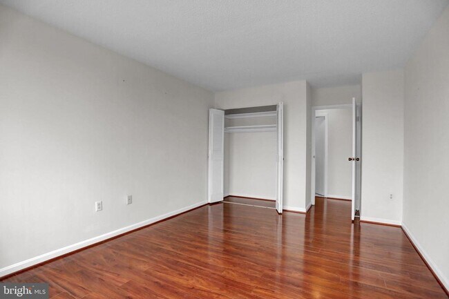 Building Photo - 4401 Roland Ave