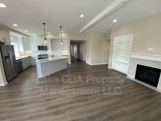 Building Photo - 6888 N Proust Dr