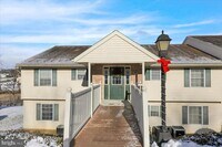 Building Photo - 620 Pine St