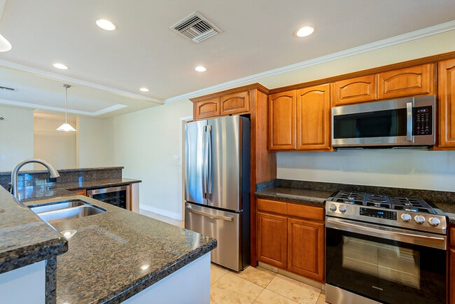 Building Photo - 5201 N 18th Pl