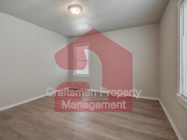 Building Photo - 1201 Carverdale Dr