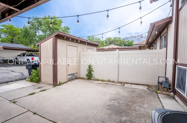 Building Photo - 338 Cedarwood Dr