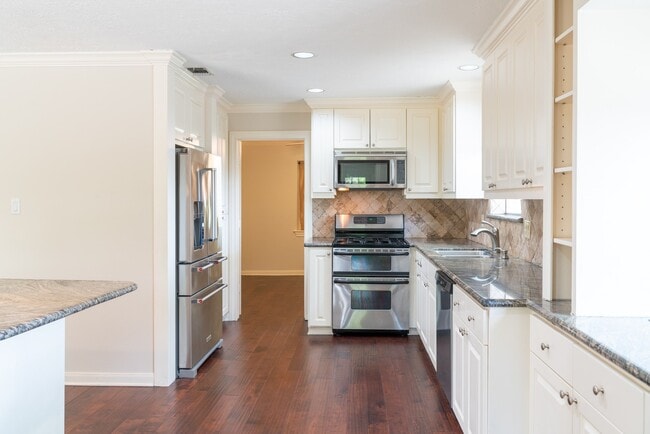 Building Photo - 1704 Crystal Hills Dr