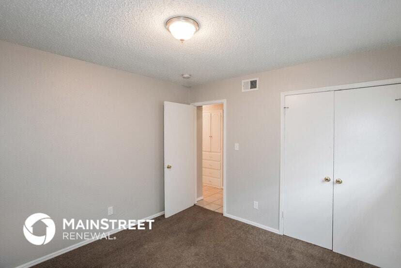 Building Photo - 808 Lotus Ave