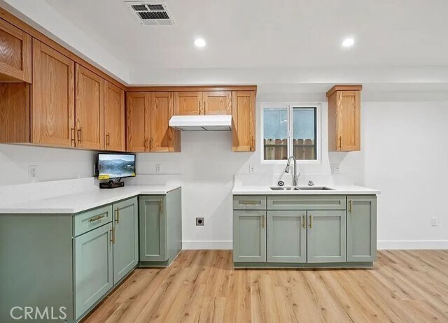 Building Photo - 10422 Graham Ave