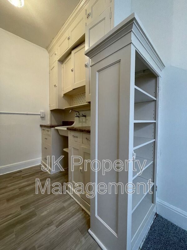 Building Photo - 310 5th St N