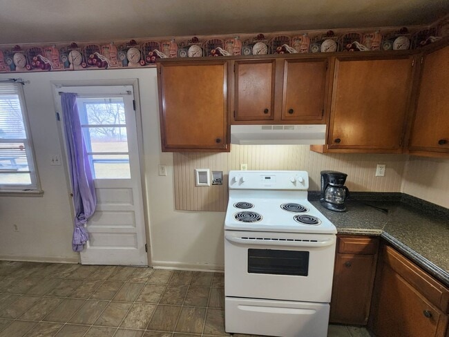 Building Photo - 6233 Mountain View Dr