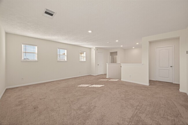 Building Photo - 15610 Birchdale Dr