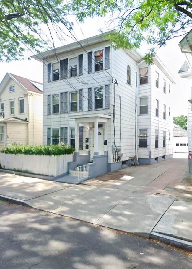 Building Photo - 89 Carlisle St