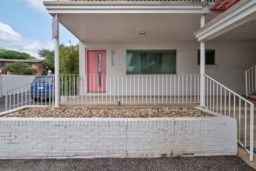 Building Photo - 1208 Enfield Rd