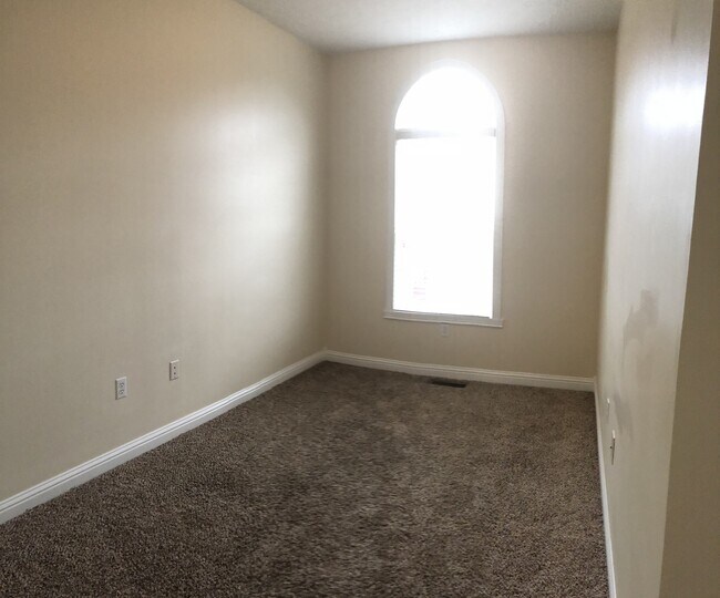 Building Photo - 1471 Autumn Oak St