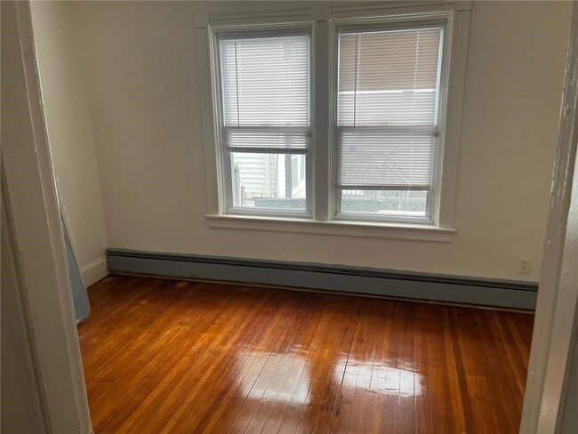 Building Photo - 60 Dover St