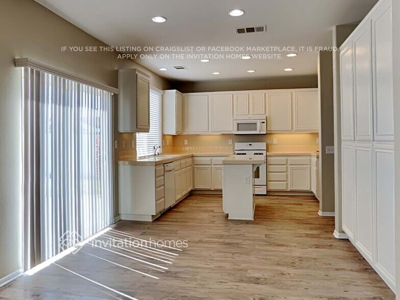 Building Photo - 1679 Benedict Ct