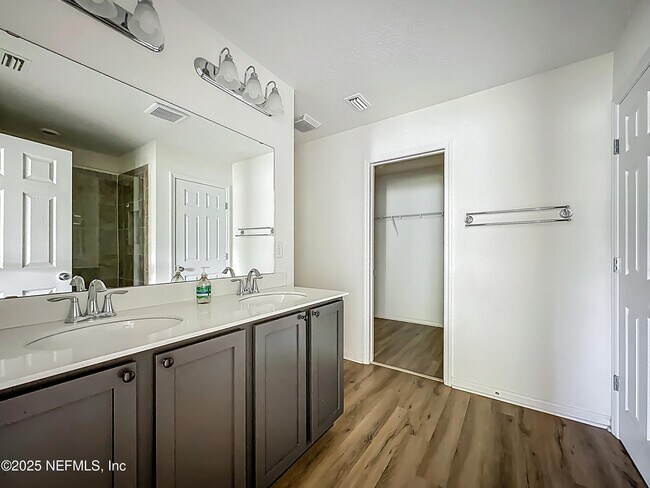 Building Photo - 12292 Orange Grove Dr