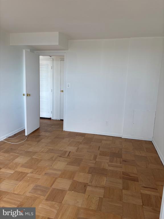 Building Photo - 3450 Toledo Terrace