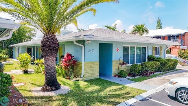 Building Photo - 4421 Poinciana St