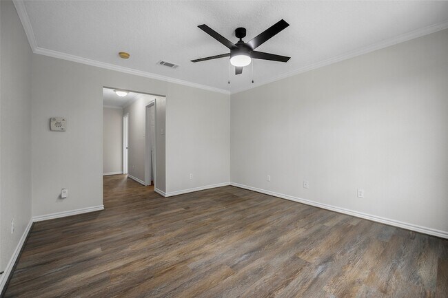 Building Photo - 3718 Treasure Island Dr