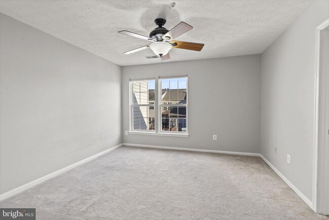 Building Photo - 5030 Finsbury Rd