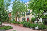 Building Photo - 750 9th St SE