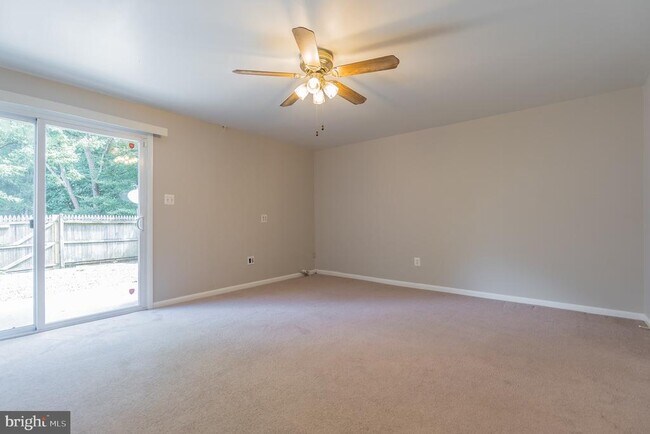 Building Photo - 2054 Forest Hill Ln