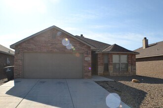 Building Photo - 1220 Randolph Dr