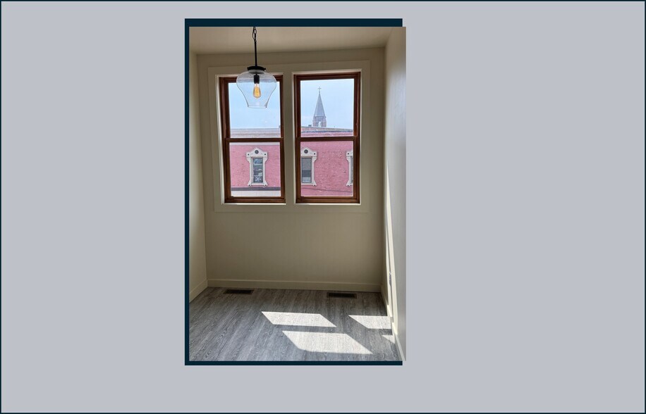 Building Photo - 201 5th St