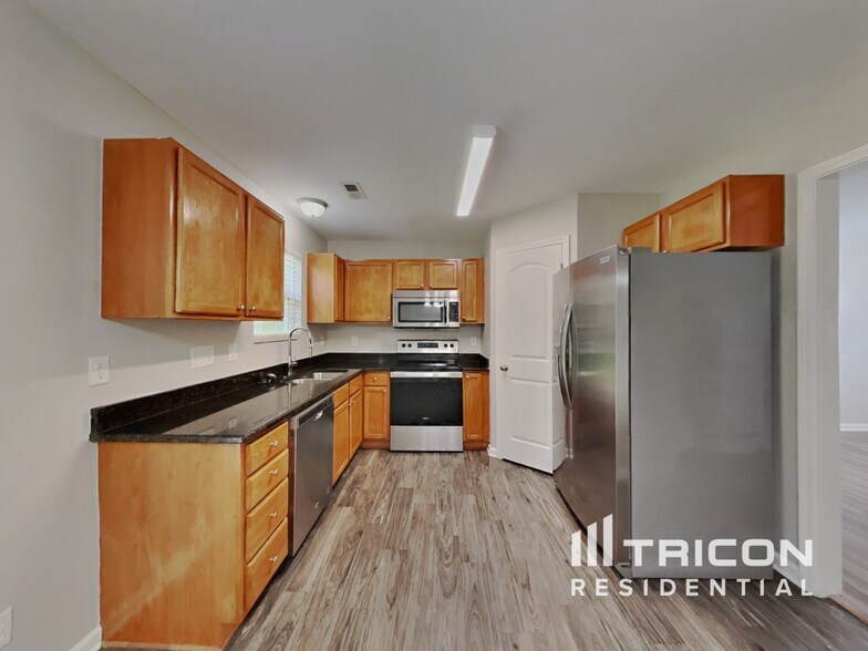 Building Photo - 131 Drewsbury Dr