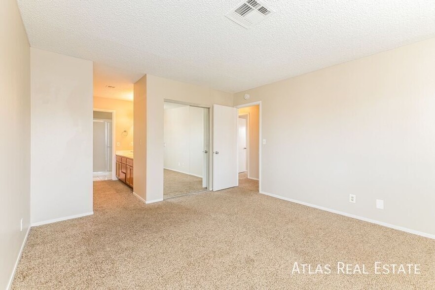 Building Photo - 1836 Navarre Ln