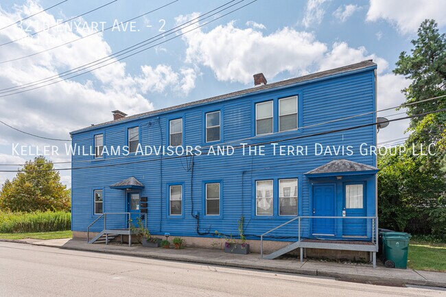 Building Photo - 3215 Enyart Ave