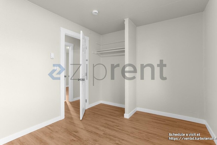 Building Photo - 1502 Kirkland Ave NE