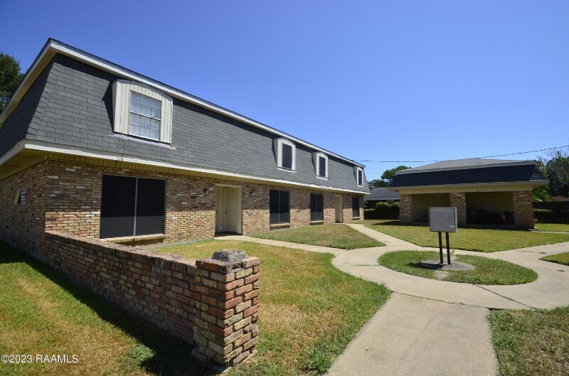 Primary Photo - 2610 NE Evangeline Thruway