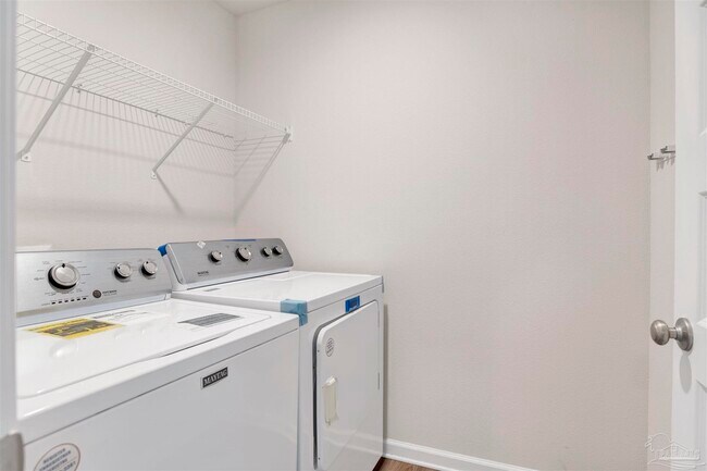 Building Photo - 5249 Peach Dr