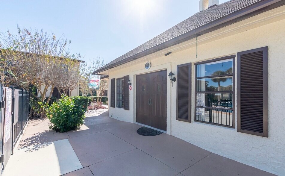 Building Photo - 600 Domenico Cir