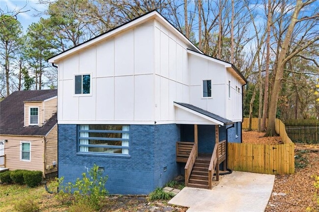 Building Photo - 1846 Rogers Ave SW