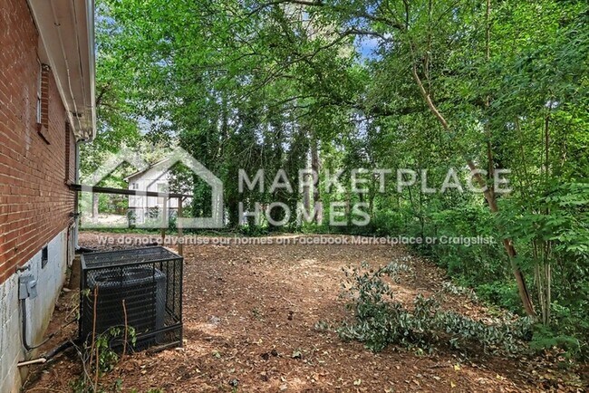 Building Photo - 2110 Dellwood Pl