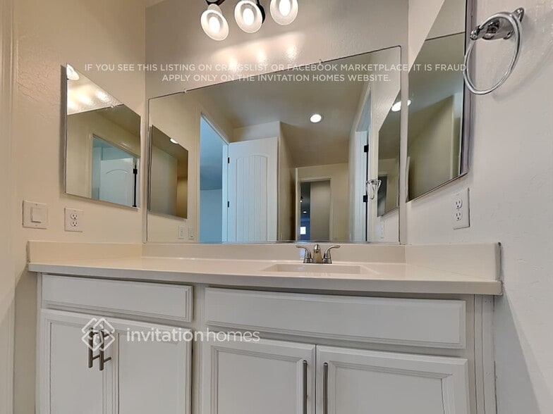 Building Photo - 10615 E Corbin Ave