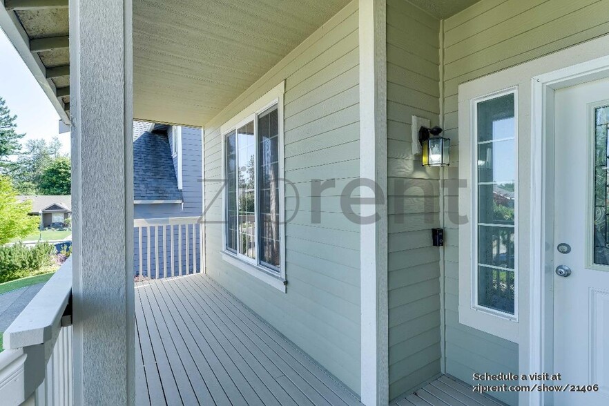 Building Photo - Unit