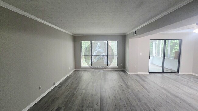 Building Photo - 2646 Briarwood Dr SE