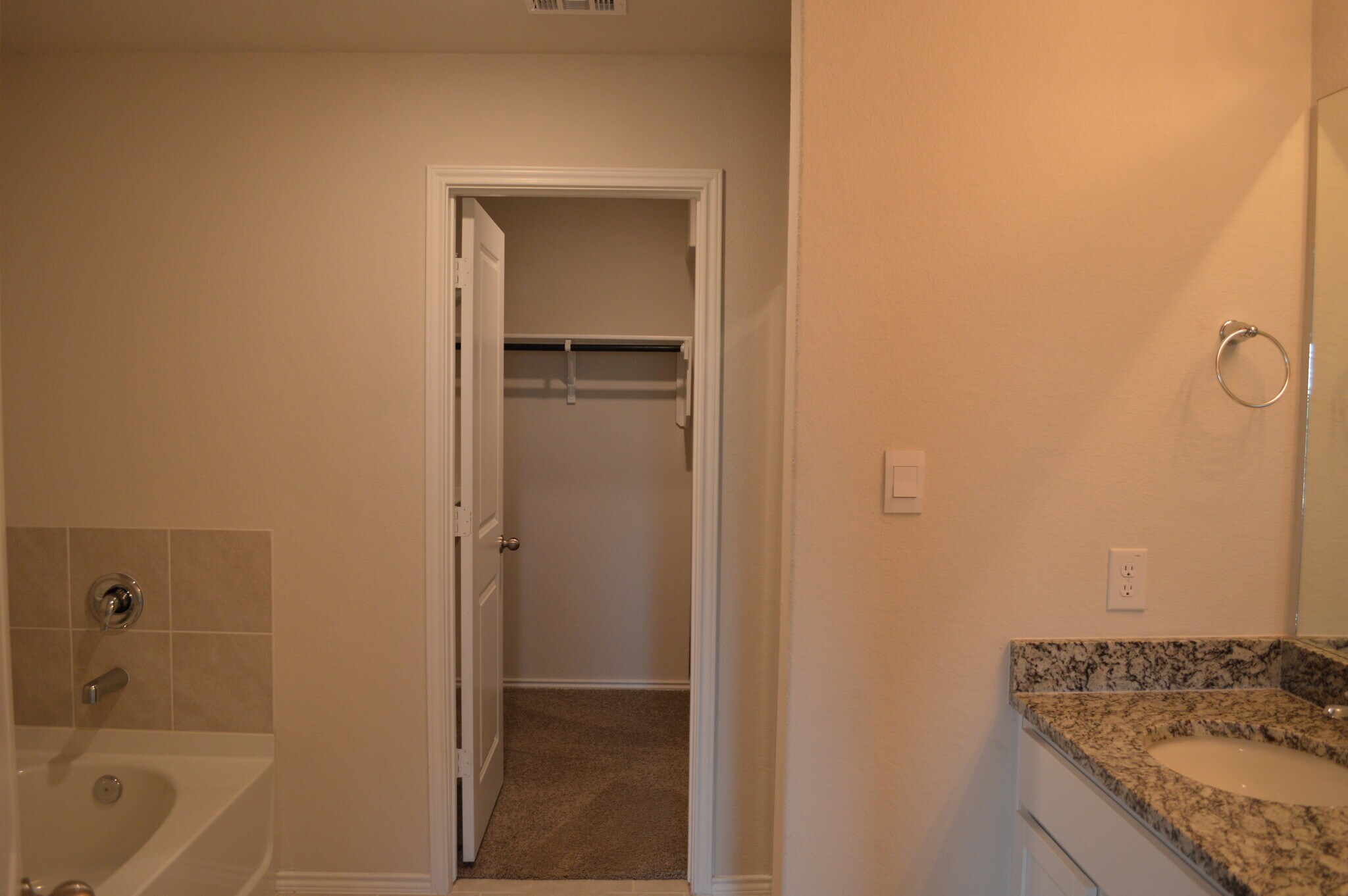 Building Photo - 3926 Copper Riv