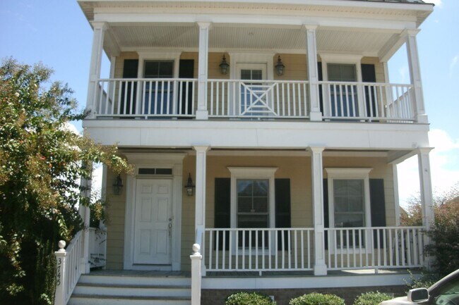 Primary Photo - Beautiful Town Home
