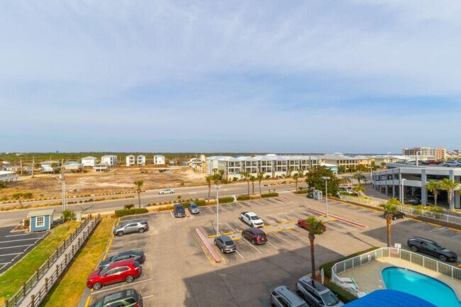 Building Photo - 427 E Beach Blvd