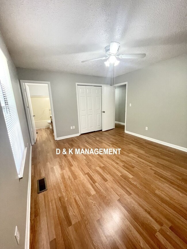 Building Photo - 3 Bedroom 2 Bath in Lenoir City