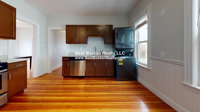 Building Photo - 27A Craigie St. Unit 3